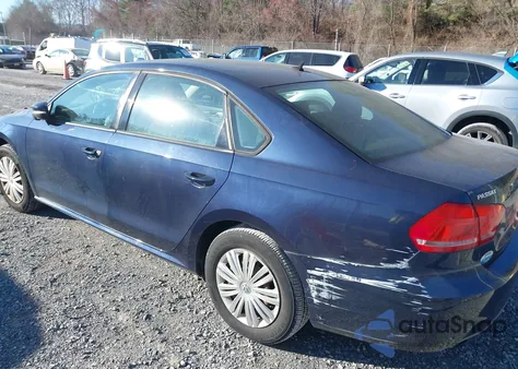 2014 Volkswagen Passat S z USA, uszkodzony, nr VIN 1VWAS7A31EC111580